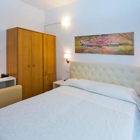 Hotel Maine Finale Ligure Luaran gambar