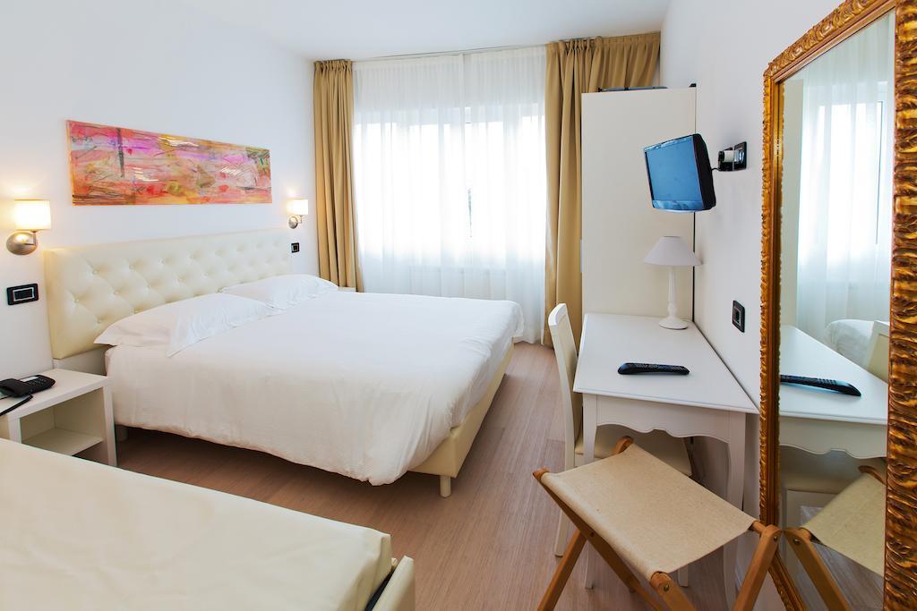 Hotel Maine Finale Ligure Luaran gambar