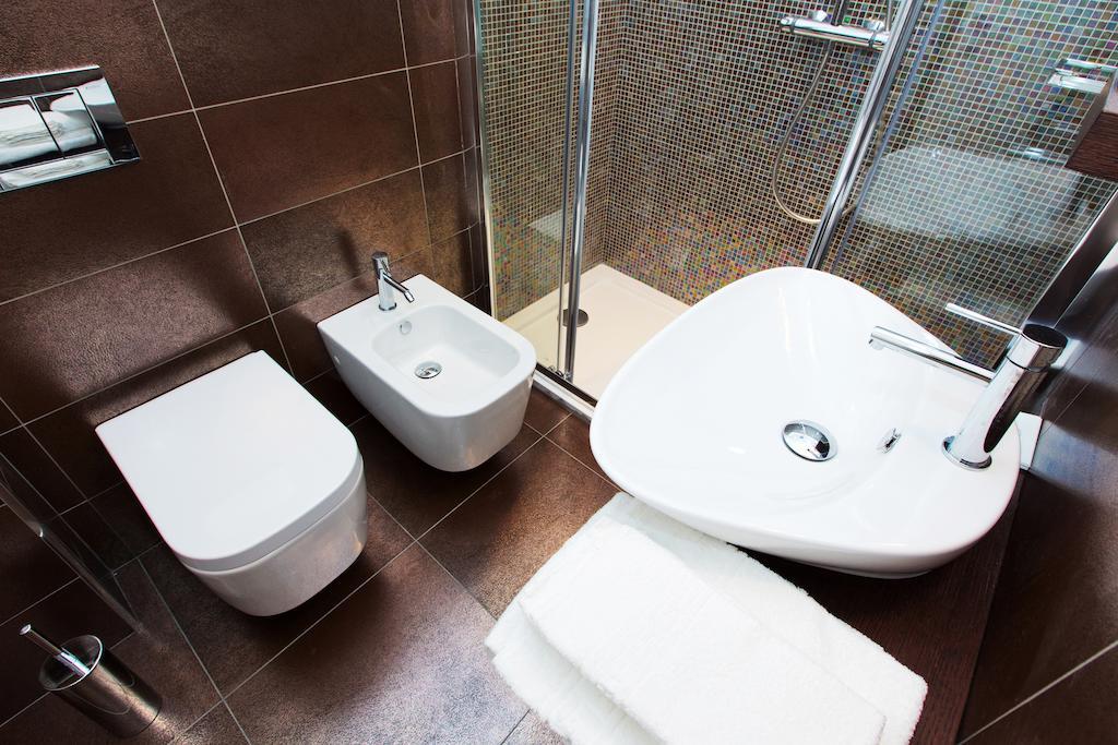 Hotel Maine Finale Ligure Bilik gambar
